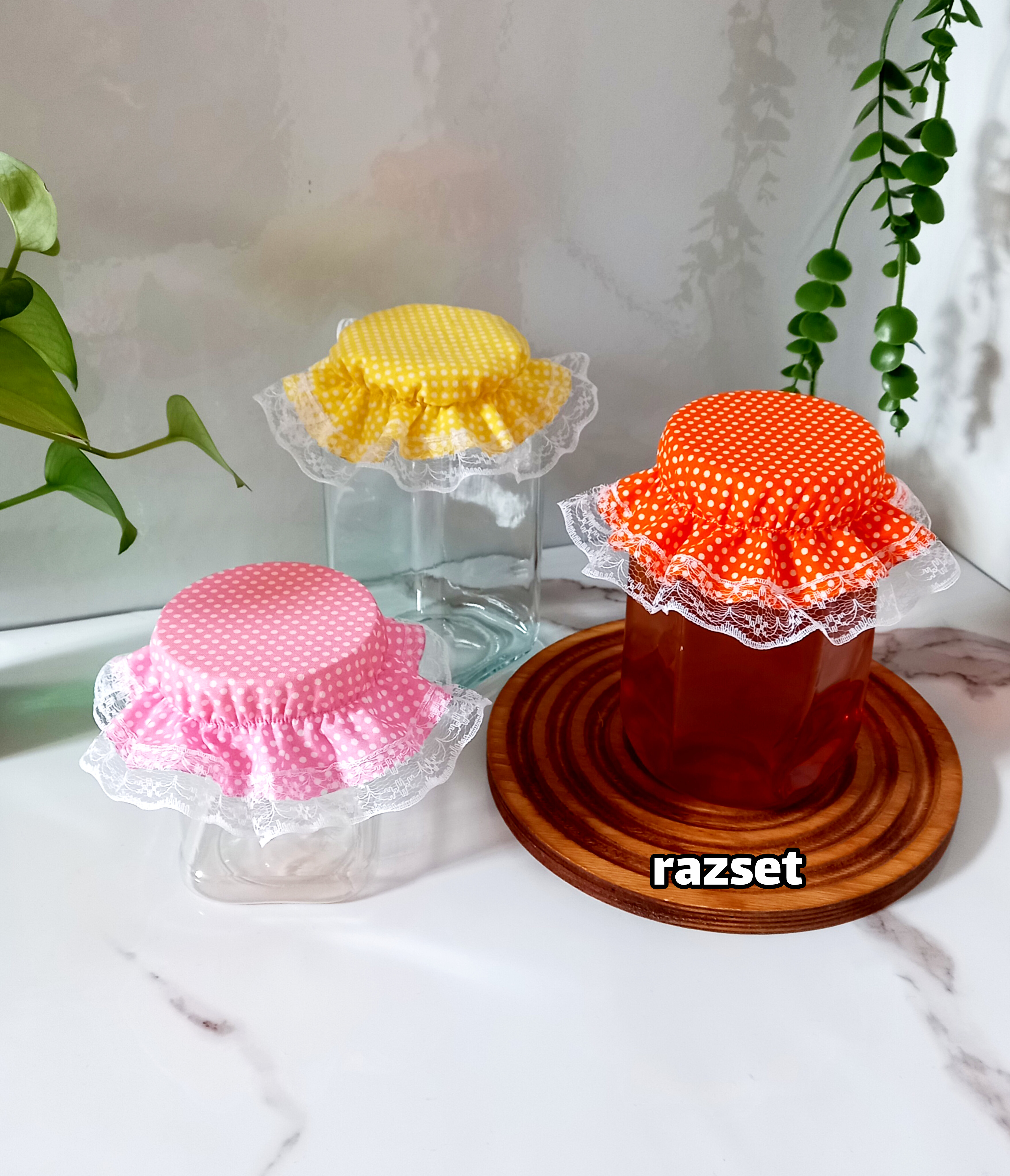 درپوش شیشه پارچه ای دارای رنگبندی مناسب شیشه های با قطر ۷ تا ۱۰ سانت
